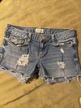 Aeropostale Bayla Skinny Denim Shorts (Sz 3/4)